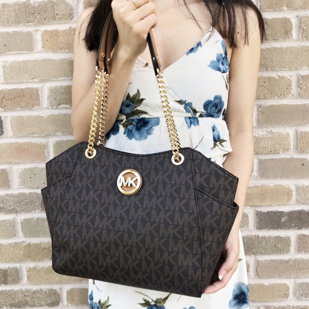 Gaby’sBags👜💕- NWT Michael Kors Large Chain Purse - Picture 2 of 8